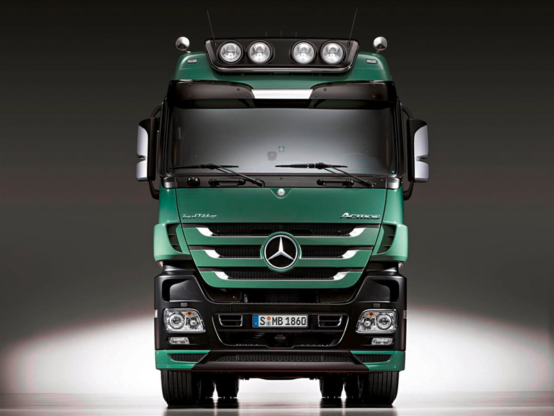 Illustration for article titled Mercedes Unveils Luxurious New Actros Trust Edition Semi For Euro-Trash Truckers